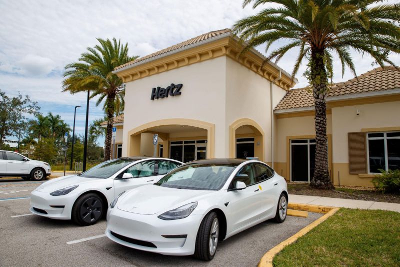 Tesla valued at $1 trillion, selling 100,000 electric cars to Hertz