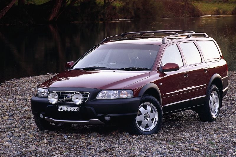 Volvo XC70 returns from the dead, but it's no longer a wagon