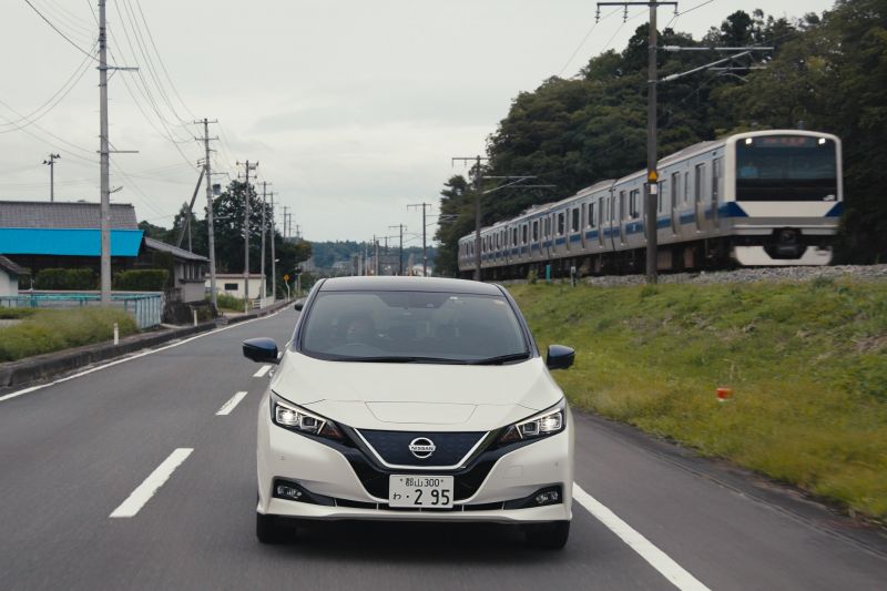 Used Nissan Leaf EV batteries powering Japanese train crossing