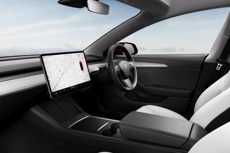Tesla Model S, Model X get tilting screen