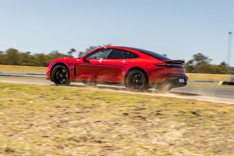 2022 Porsche Taycan Turbo S performance