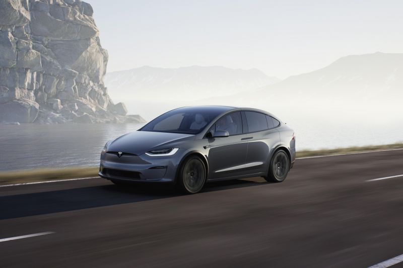 Tesla removes Model S and X prices, pre-orders still open