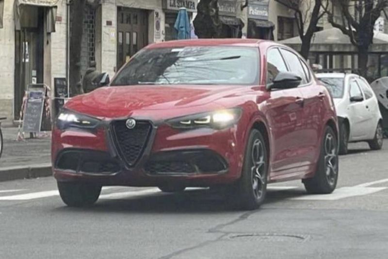 2023 Alfa Romeo Stelvio facelift spied