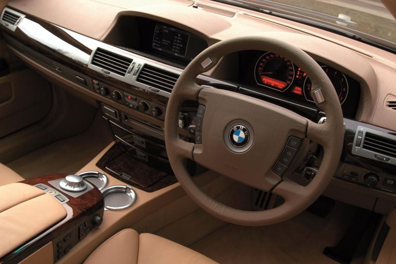 BMW sticking with iDrive rotary controller - report