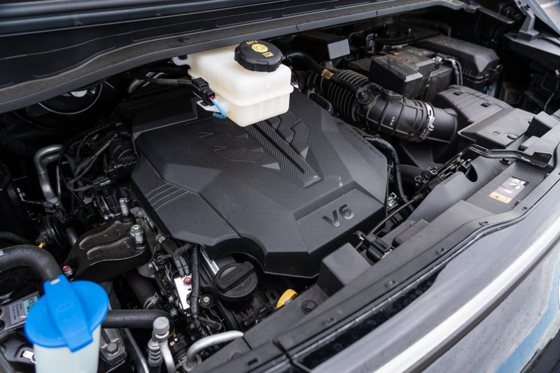 2022 Hyundai Staria V6 FWD