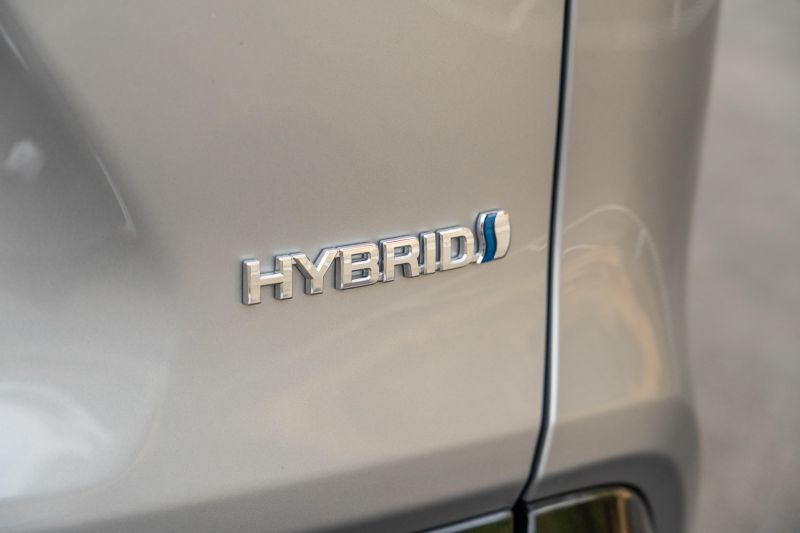 2022 Haval H6 Hybrid v Toyota RAV4 Hybrid comparison