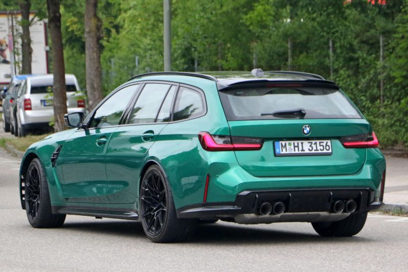 Lurid green BMW M3 Touring snapped in the wild
