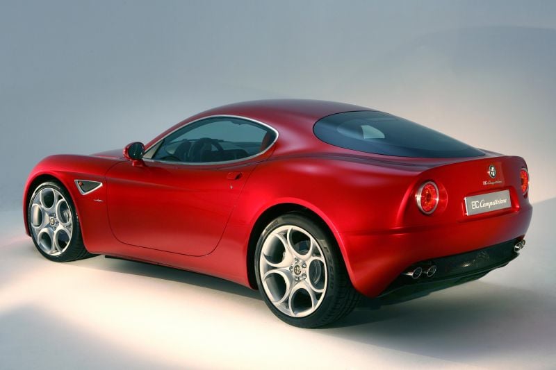 Alfa Romeo developing petrol-powered supercar - report