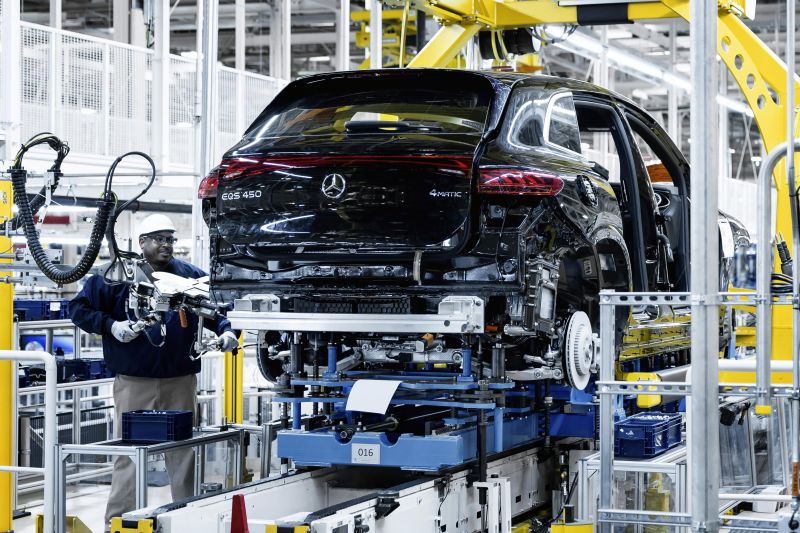 2023 Mercedes-Benz EQS SUV EV production starts