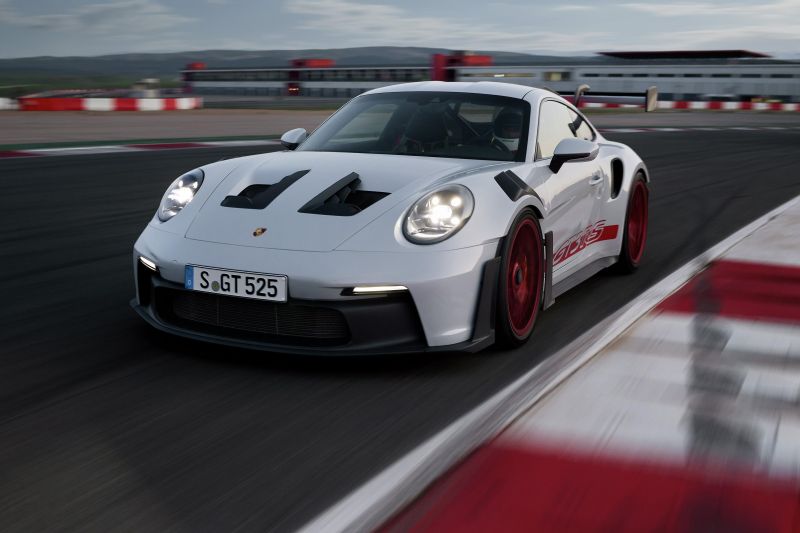 Porsche 911 GT3 RS sets ultra-quick Nurburgring time