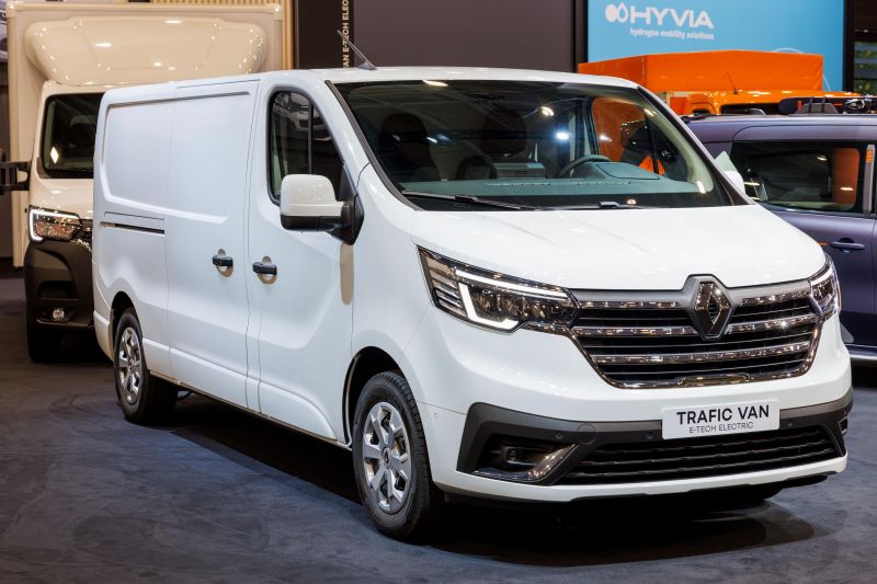 Renault Trafic E-Tech Electric revealed with 240km range