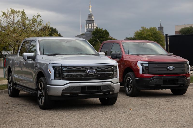 Mystery battery issue pauses Ford F-150 Lightning production