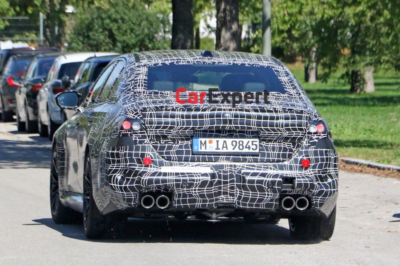 2024 BMW M5 PHEV spied with less camouflage
