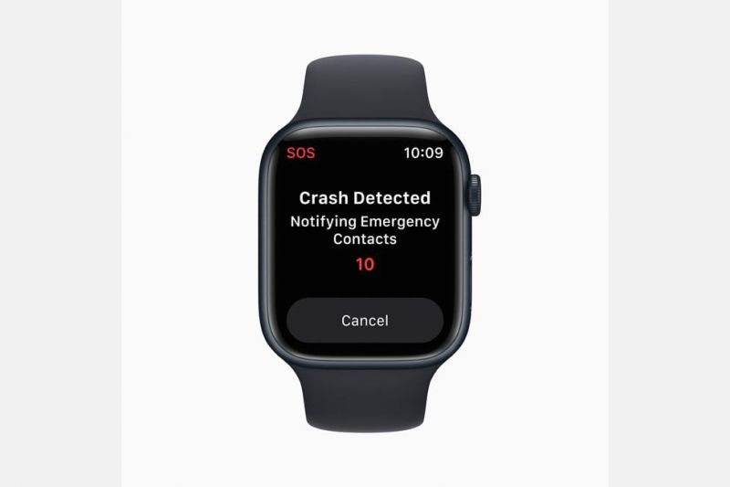 New iPhone and Apple Watch detect crashes, dial emergency services
