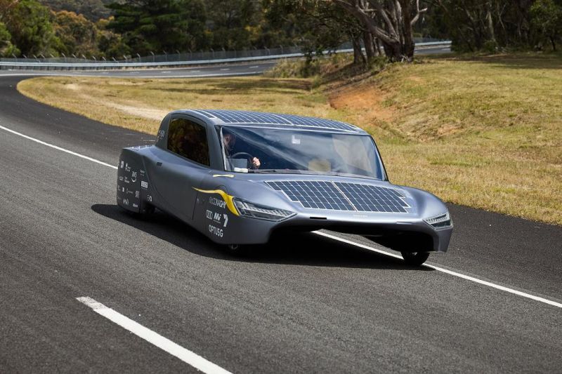 Australian solar-powered EV sets unofficial world record