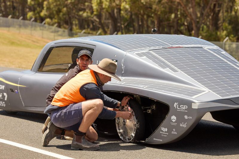 Australian solar-powered EV sets unofficial world record