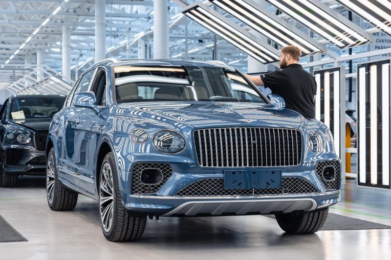 Bentley sets sales record as luxury market stays buoyant