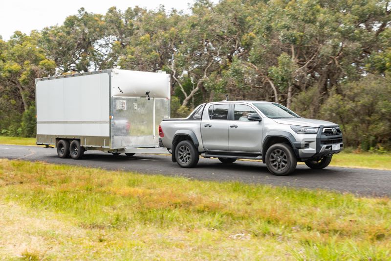 Is it legal for L platers to tow a trailer?