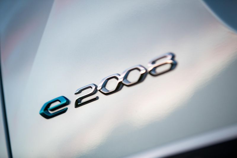 Peugeot locks in second EV for Australia