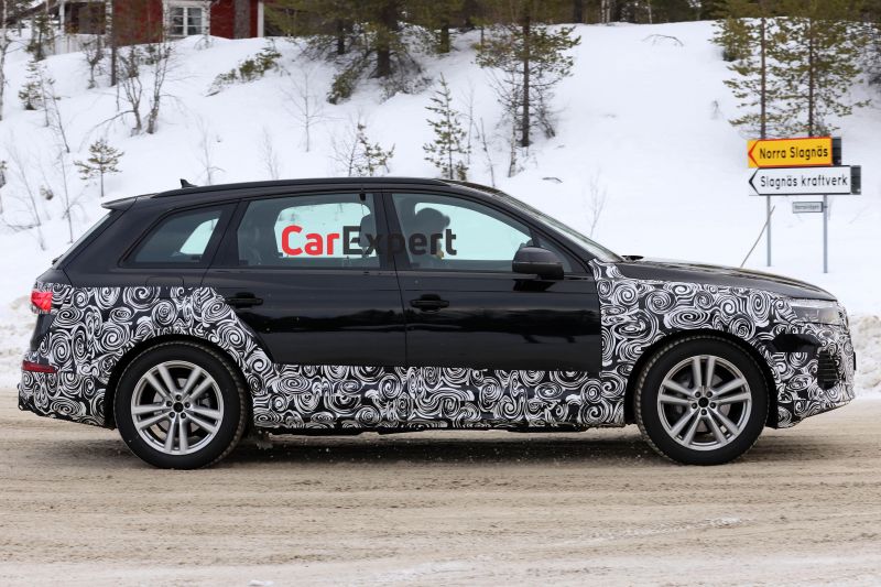 2024 Audi Q7 facelift spied