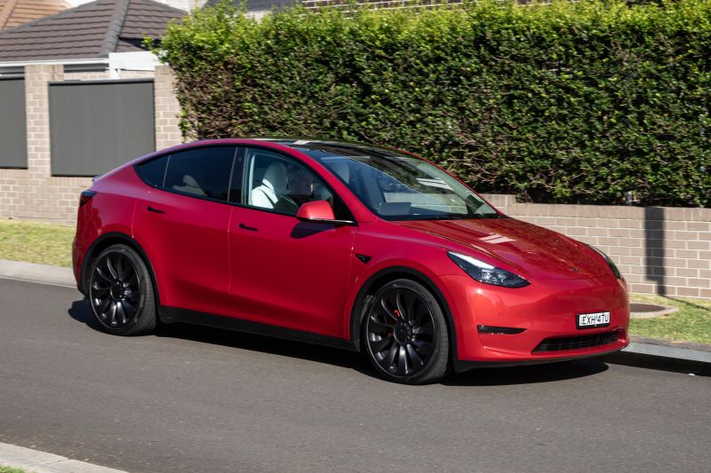 Tesla Australia cuts its prices to new lows