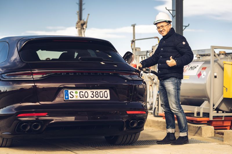 Volkswagen and Porsche’s bosses disagree on e-fuels
