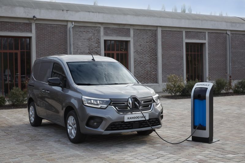 Renault’s new Kangoo small van delayed