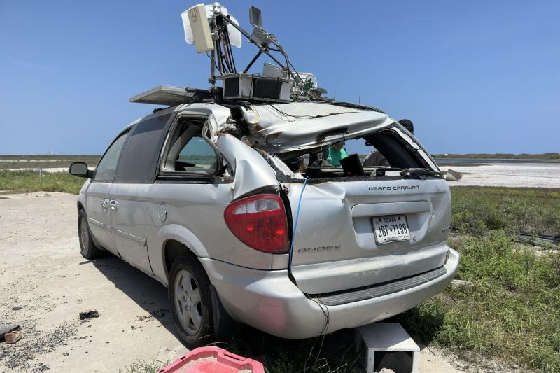 Failed SpaceX Starship rocket launch wipes out nearby car