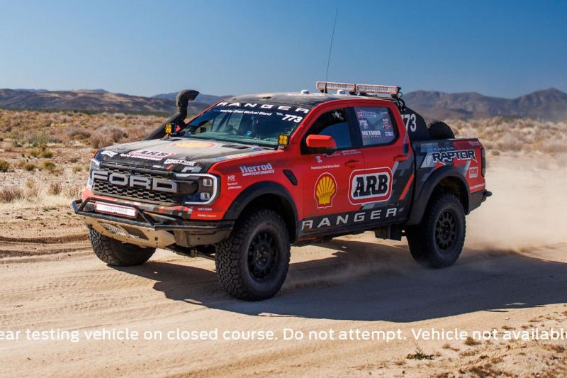 مسابقه‌ای Ranger Raptor پس از پیروزی در Baja 1000 مقابل Finke قرار می‌گیرد