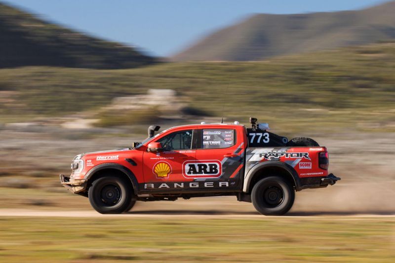 مسابقه‌ای Ranger Raptor پس از پیروزی در Baja 1000 مقابل Finke قرار می‌گیرد