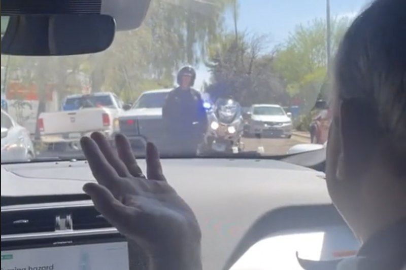Watch a driverless car get pulled over by police