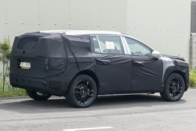 Hyundai Ioniq 7: New flagship electric SUV spied