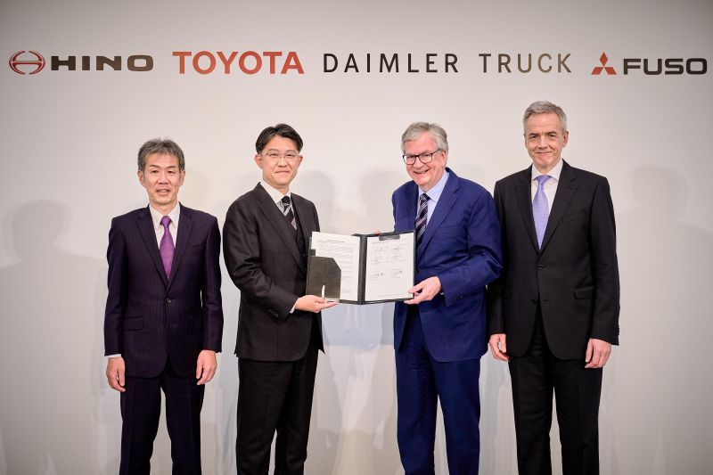 Toyota to merge Hino trucks with German/Japanese rival