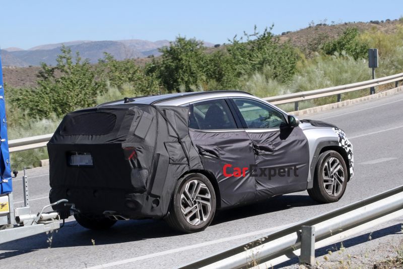 Facelifted Hyundai Tucson spied with less camouflage