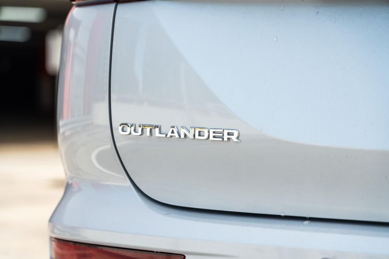 2023 Mitsubishi Outlander LS Black Edition