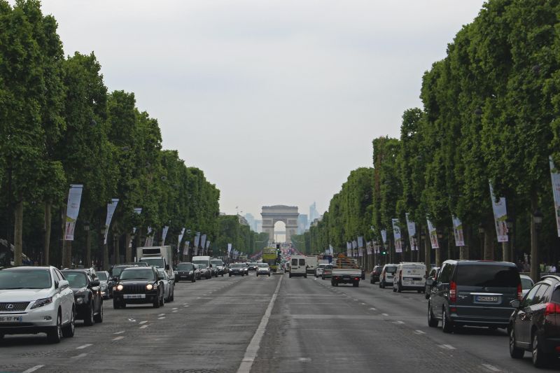 $60 an hour parking? Paris penalises SUVs, hybrids with huge fees