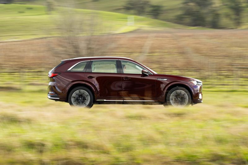 2025 Mazda CX-90 G50e Azami