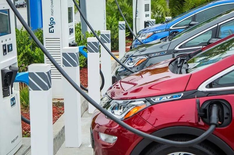 Is it illegal to unplug an EV that is charging?