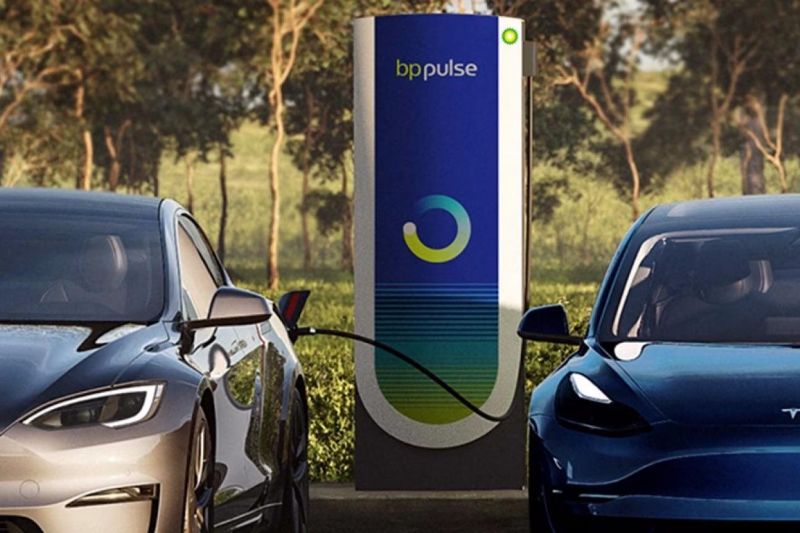 Petrol giant turns to Tesla to supercharge its electric car charger network