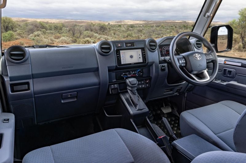 Toyota LandCruiser 70 Series V8 axed, but manual will live on