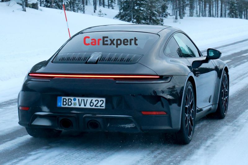 When the 2025 Porsche 911 hybrid will debut