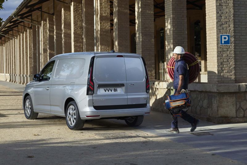 Ford reveals baby Transit plug-in hybrid with over 100km of range