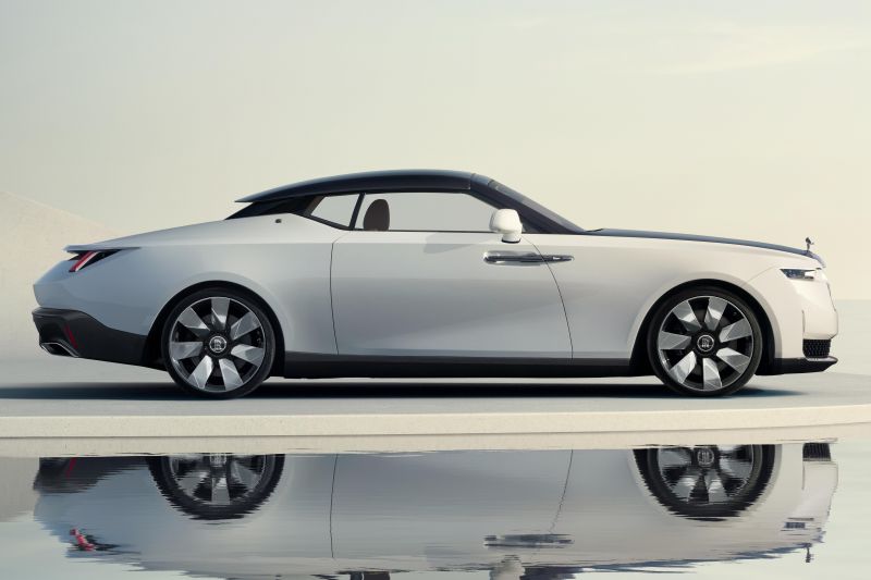 Latest Rolls-Royce Droptail commission is Heaven on Earth