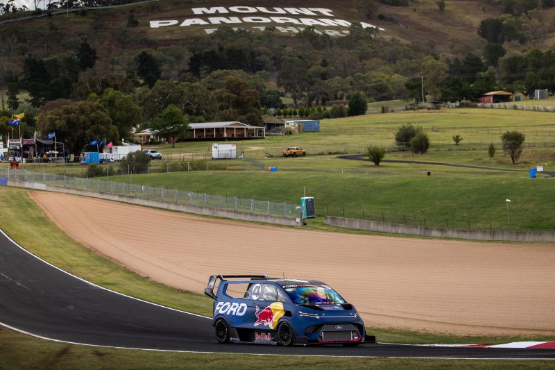 Electric van shatters Bathurst lap record – here's what it beat