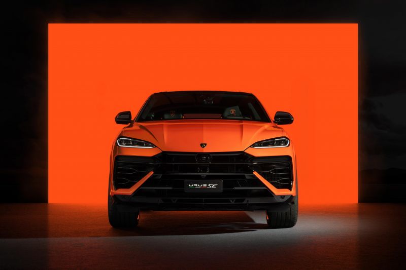 2025 Lamborghini Urus SE plug-in hybrid unveiled