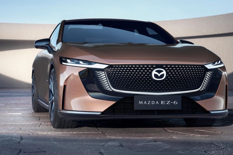 Mazda EZ-6 2025 appears to compete with Tesla Model 3... in China