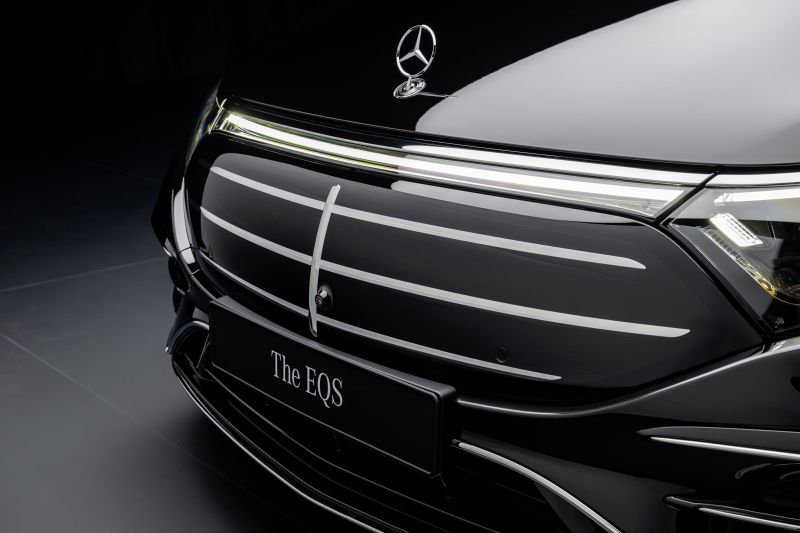 Mercedes-Benz EQS 2025: Updated EV features classic S-Class design