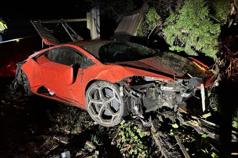 Canadian teenager wrote bad words about Lamborghini Huracan while test driving