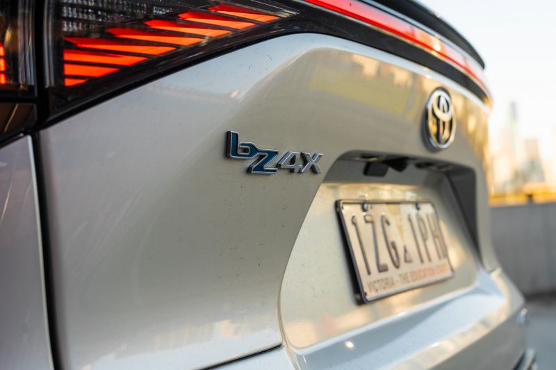2024 Toyota bZ4X AWD