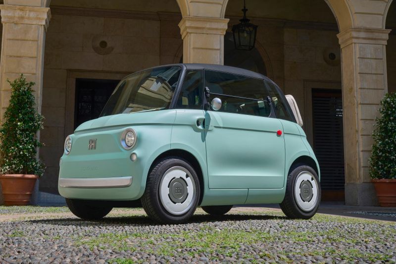 Police seize Fiat EVs for pretending to be Italian